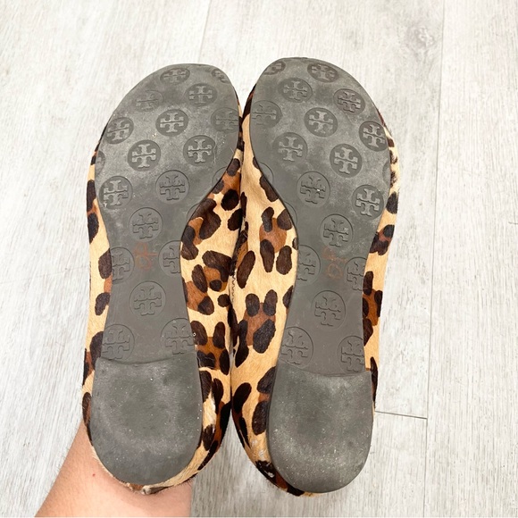 Tory Burch Women's Leopard Print Calf Hair Ballet Flats - Picture 7 of 7